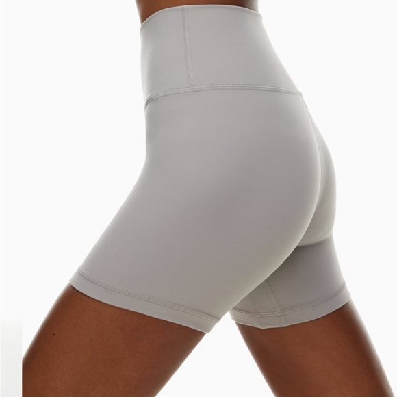 TNA High rise Butter 5” Short - Picture 2 of 6